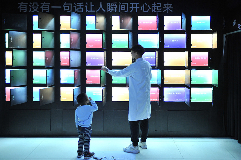 知乎完成2.7亿美元E轮融资，2018 上半年营收同增