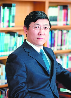 东华大学旭日工商管理学院副院长