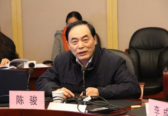中科院院士、南京大学校长陈骏出席座谈会并介绍了南京大学“五位一体”创新创业教育体系的构建与实践情况